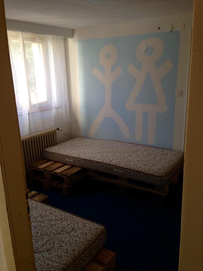 Baselhostel Fullinsdorf Eksteriør billede